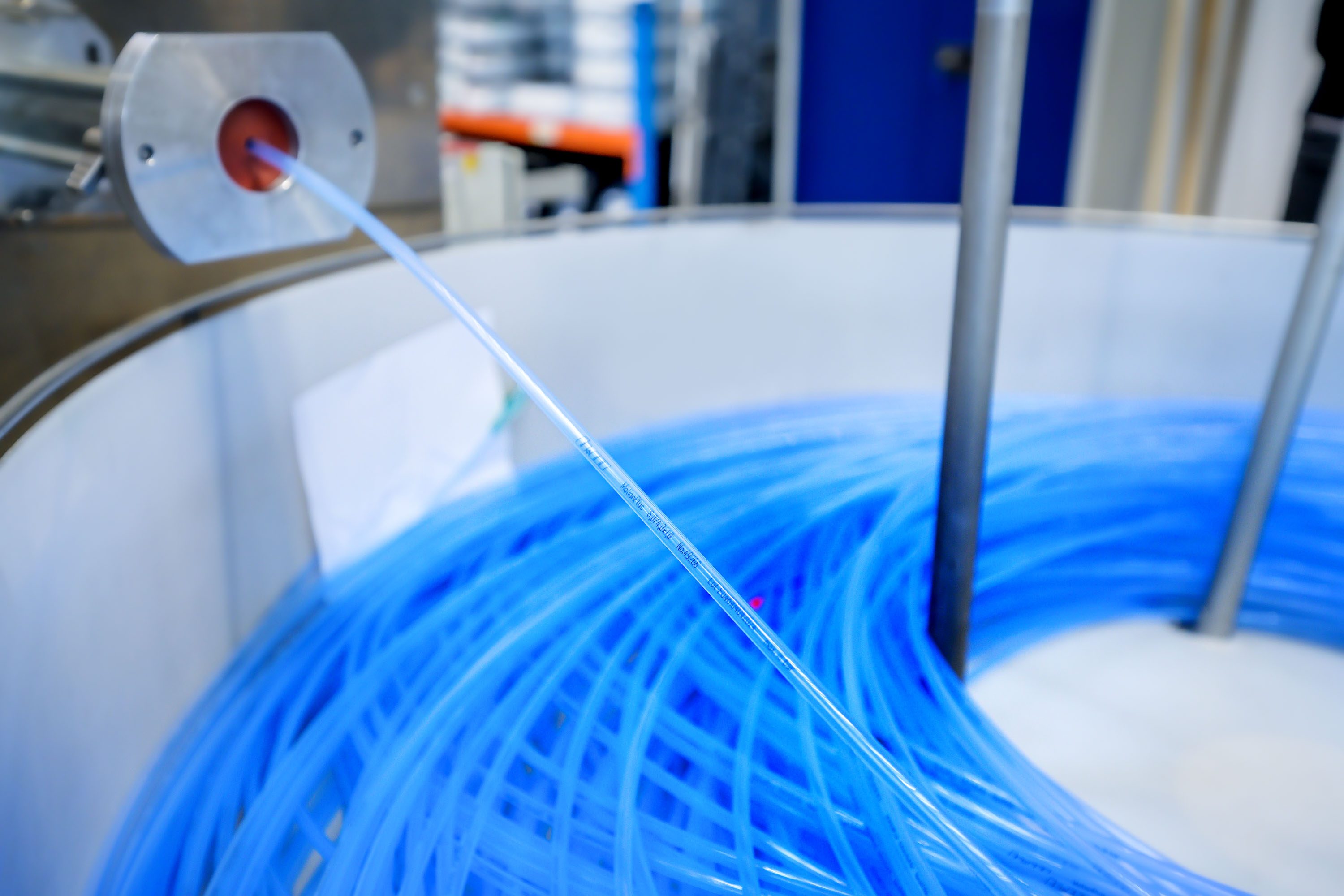 Photo of the end of an APT extrusion machine at the Düsseldorf site