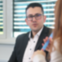 Giovanni Rossi Ansprechpartner APT für Schläuche Halbleiterindustrie Giovanni Rossi Ansprechpartner APT für Schläuche Halbleiterindustrie