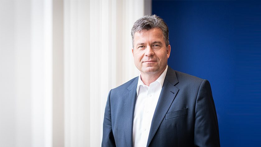 Dr. Bastin looks into the camera and gives an interview about the situation with the coronavirus