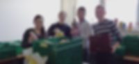 Auszubildende von Masterflex unterstützen erneut die Gelsenkirchener Tafel ihm Rahmen einer Weihnachtsaktion  Masterflex Group, Masterflex: Azubis von Masterflex sowie Frau Christina Neubauer, Leiterin der Personalabteilung der Masterflex Group, in  den Räumlichkeiten der Gelsenkichener Tafel nach einer erneut erfolgreichen Weihnachtsaktion, bei der beim Verpacken von Spenden geholfen wurde