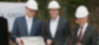 Grundsteinlegung in Gelsenkirchen zum Ausbau neuer Produktions- und Büroflächen  Masterflex Group, Masterflex: Grundsteinlegung in Gelsenkirchen zum Ausbau der Produktions- und Büroflächen, bei der Vorstandsvorsitzender Dr. Andreas Bastin, Thomas Kämpf Leiter M&A und Oberbürgermeister Frank Baranowski die Zeitkapsel in das Mauerwerk der neuen Hallen eingebettet haben