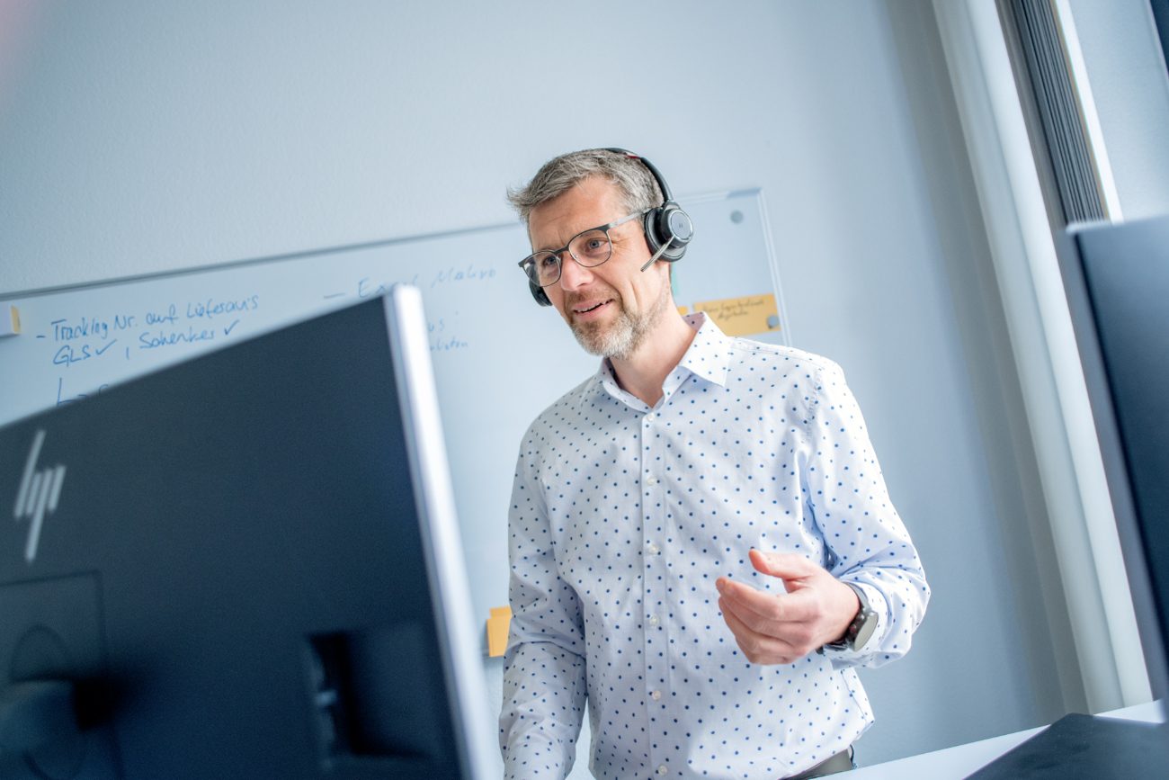 Stimmungsbild als Teaser - Vertriebsmitarbeit Masterflex am Telefon