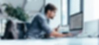 Masterflex: Pracownicy przy swoich biurkach Stimmungsbild: Mitarbeiter am Schreibtisch