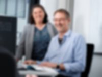 Masterflex: Reunión de asesoramiento Imagen de ambiente: empleados de Masterflex asesoran a un cliente