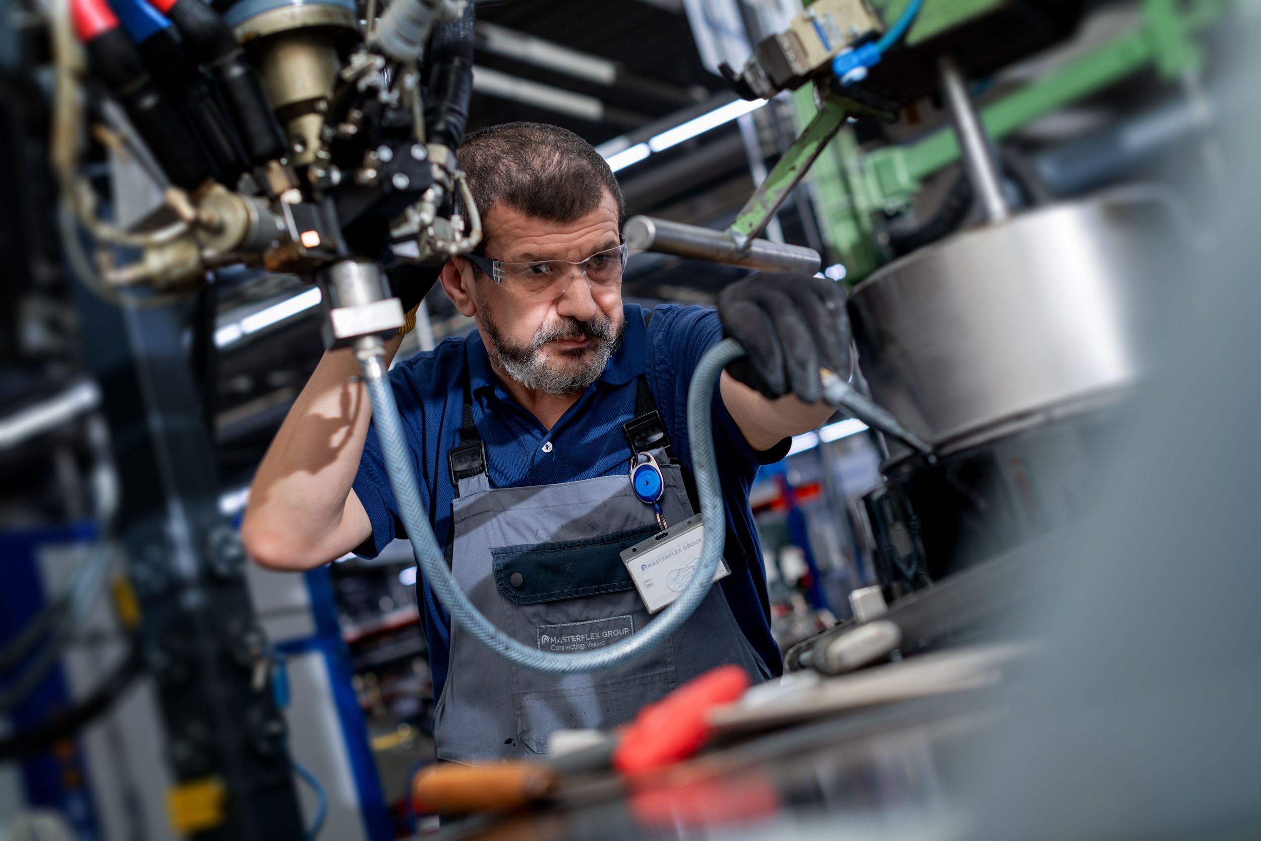 Production picture: Masterflex Coating Department - Inyección del relleno 