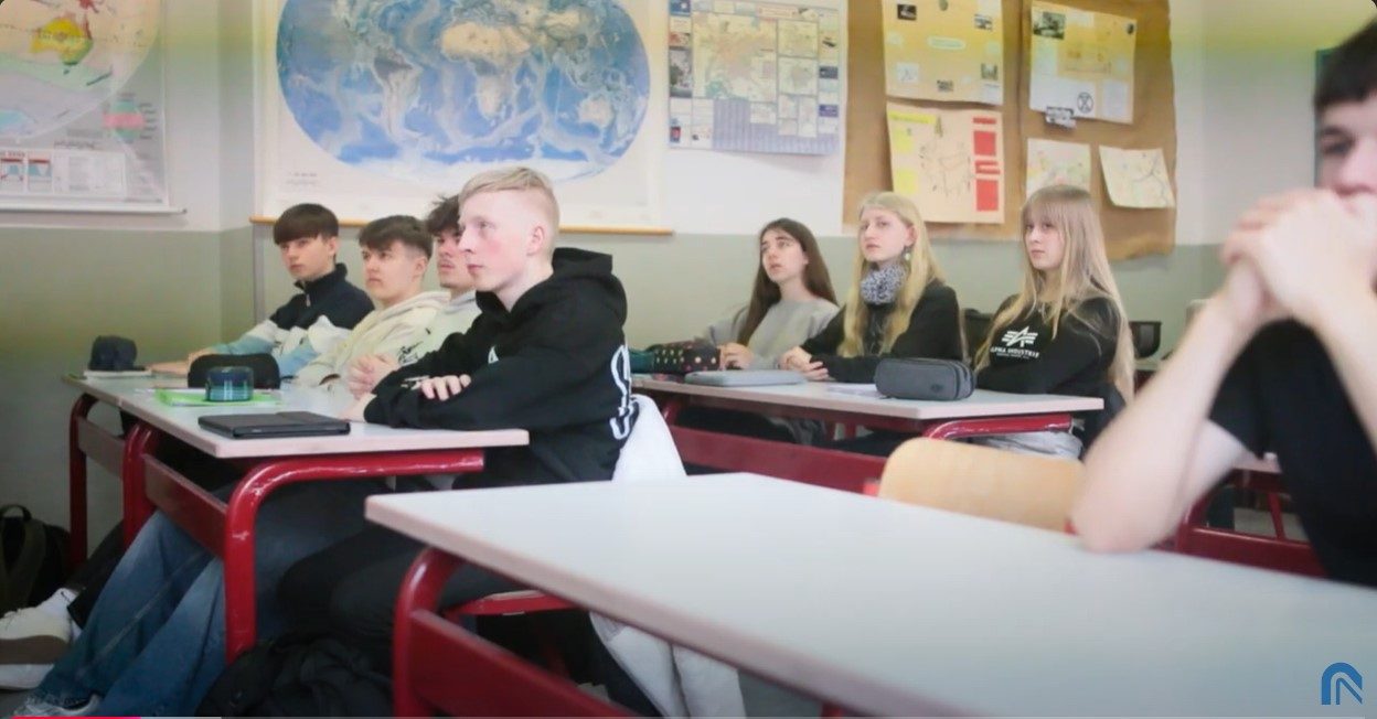 Kürzlich waren wir als Spezialist für Schlauchsysteme aus Hochleistungskunststoffen zu Gast am Martineum Gymnasium in Halberstadt, einer der ältesten Schulen Deutschlands. Dabei konnten wir mit Schüler und Lehrkräften ins Gespräch kommen und unsere Ausbildungsangebote vorstellen.