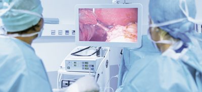 Moodbild: Operateure mit endoskopischen Instrumenten