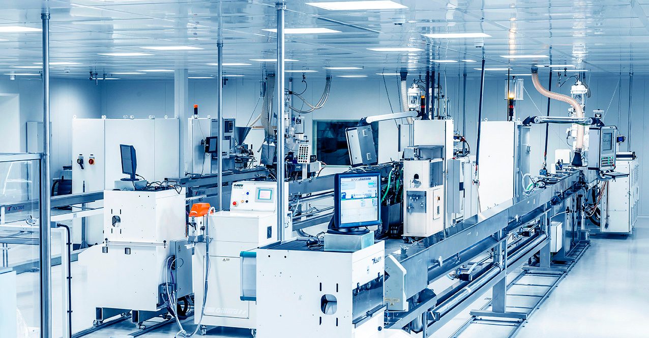 Produktionsmaschinen im Reinraum